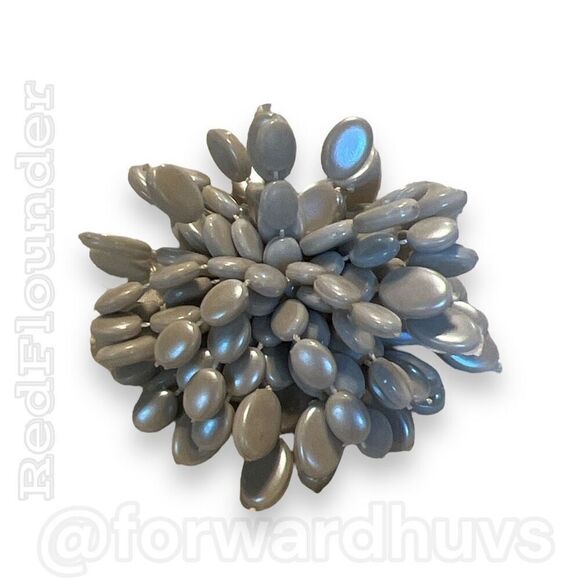 Playful Moving Grayish Silver Plastic Brooch - Artistic Flair - Picture 3 of 10